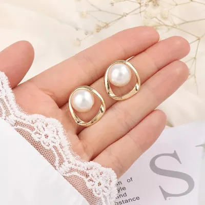 Women Korean Fashion Geometric Pearl Stud Earrings